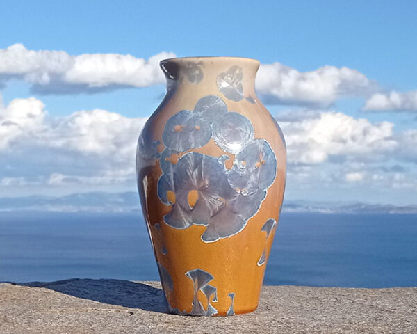 crystalline-vase-blue-silver-on-amber3_sifnos-stoneware